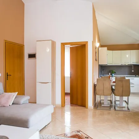 Lorena Apartman Poreč