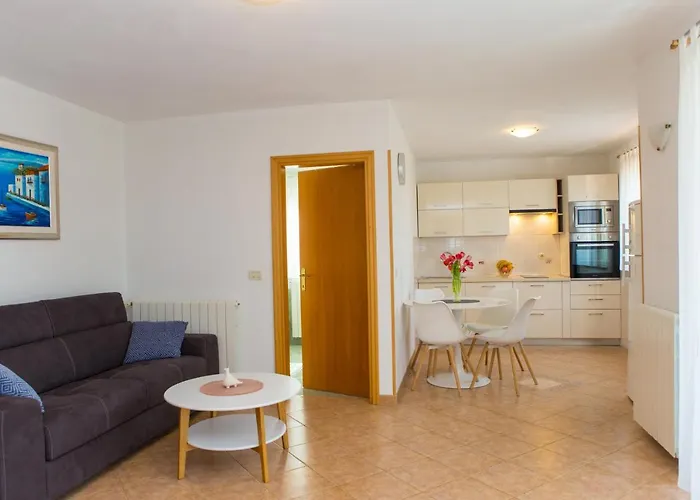 Lorena Apartman *