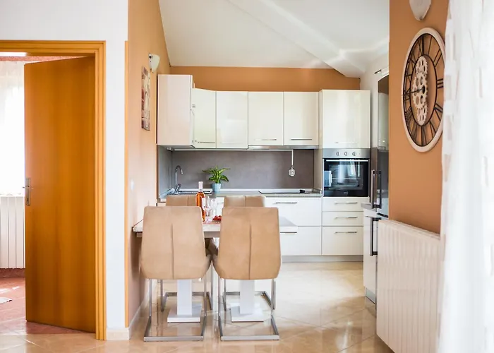 Apartman Lorena *