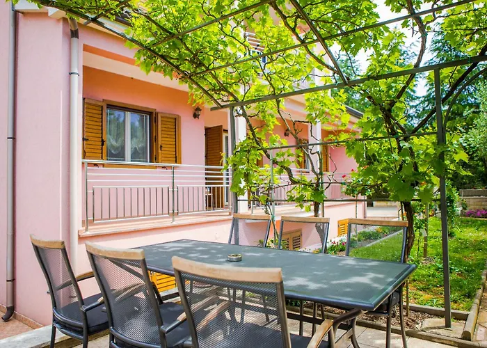 Lorena Apartman