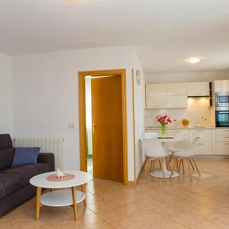 Lorena Apartment *