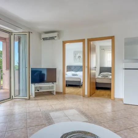 Lorena Appartement *
